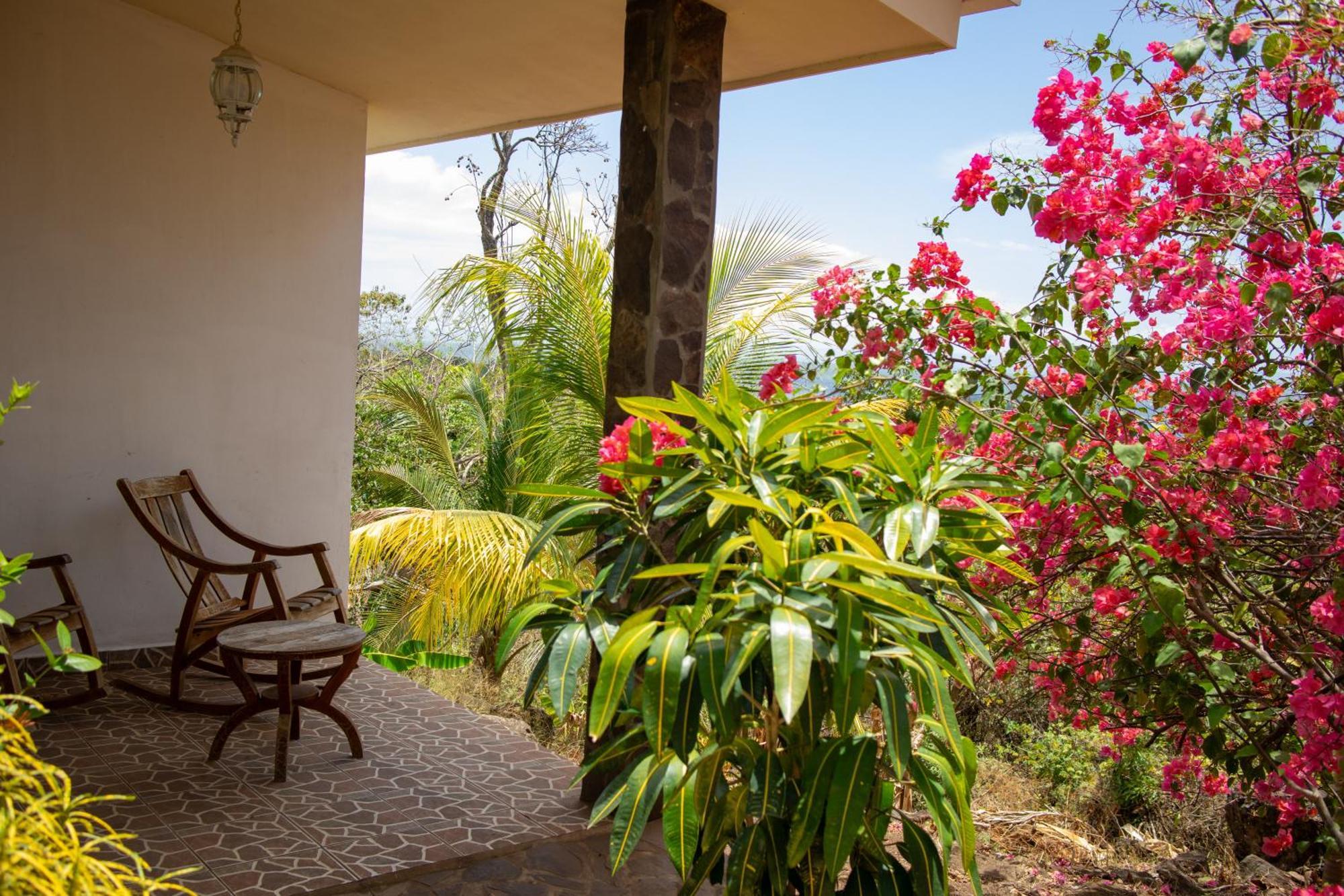The Jungle Villa Merida Bagian luar foto